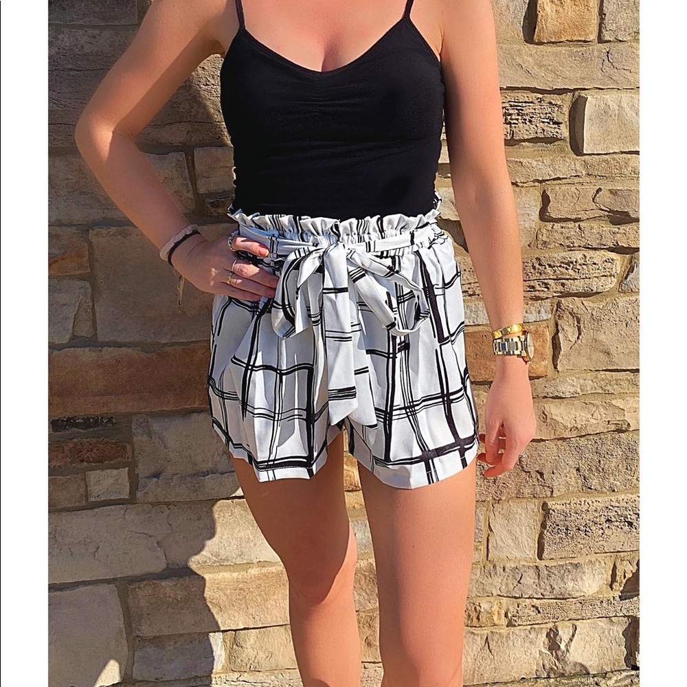 White & Black Check Print Shorts W/ Belt